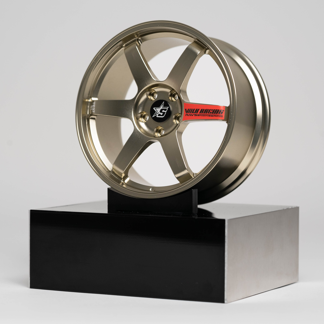 TE37 | Gold Edition | Red