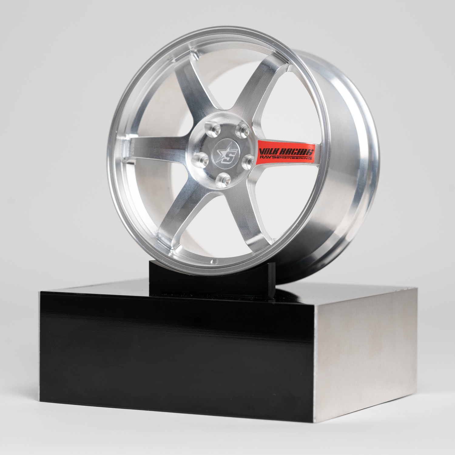 TE37 | Diamond Silver | Red